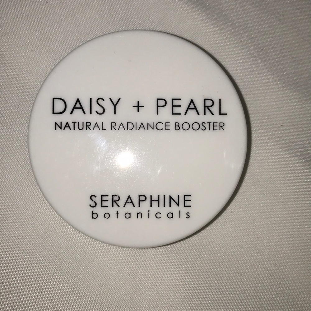 Daisy + Pearl Highlighter